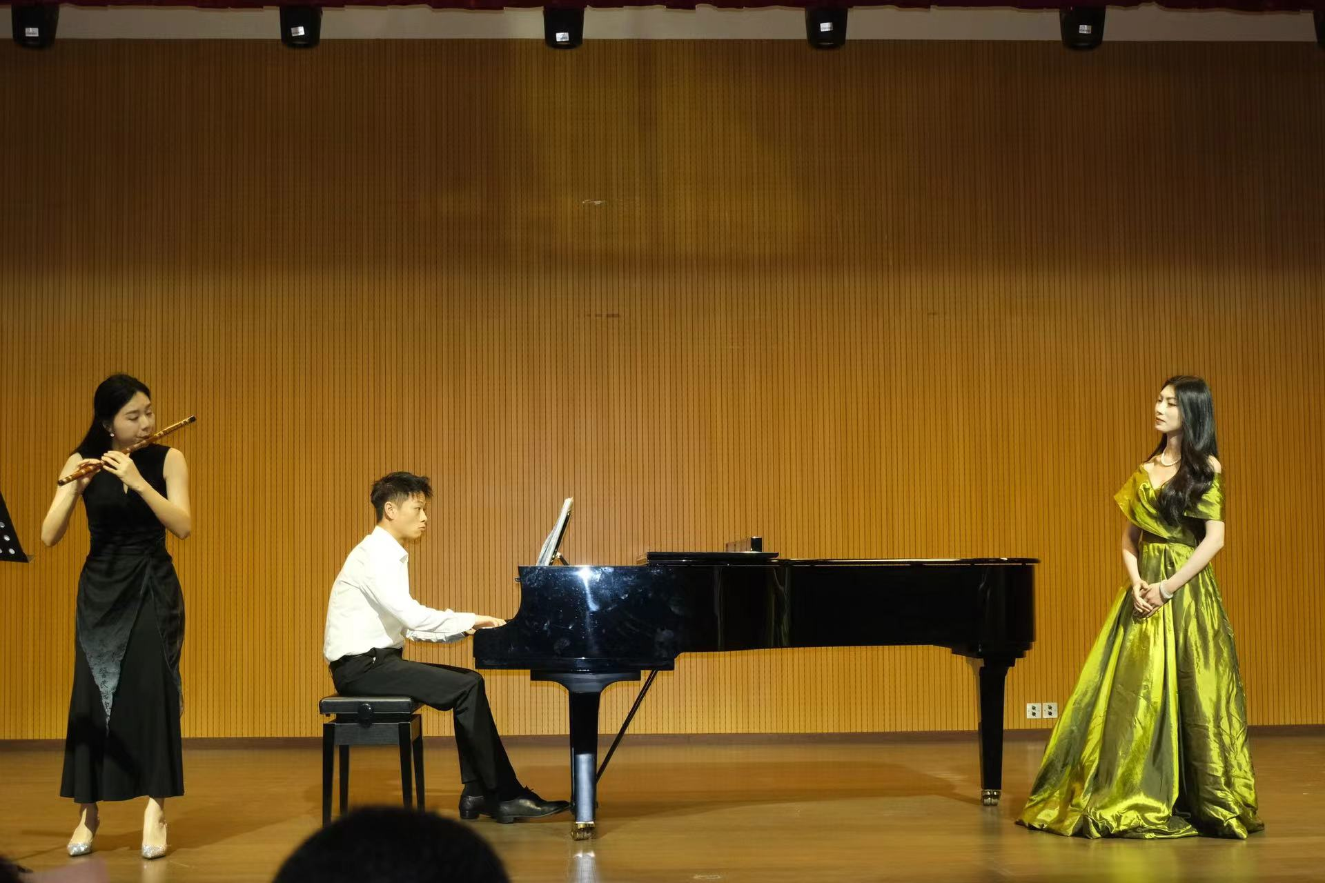 qiYS_1713969425784089205.png