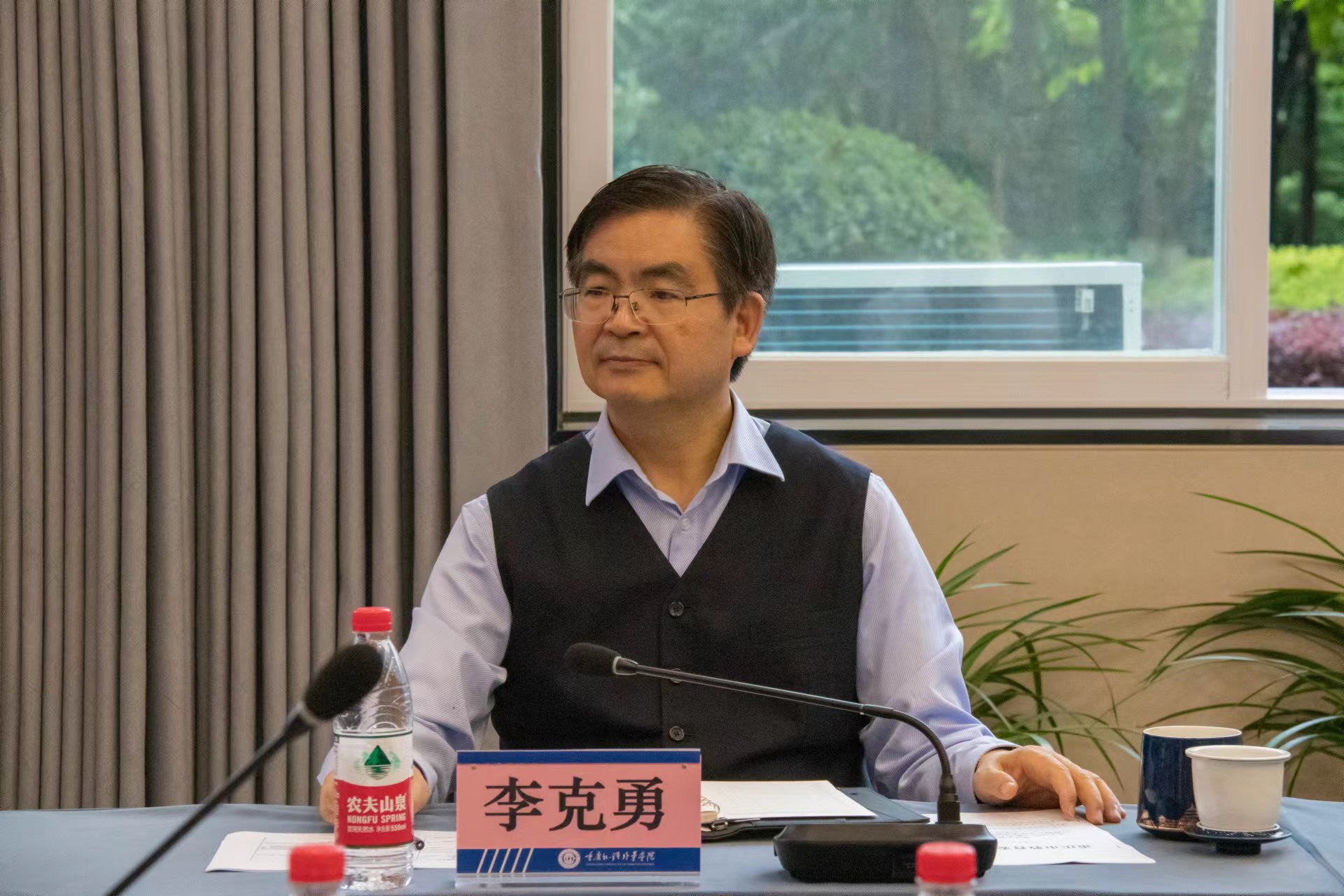 李.jpg