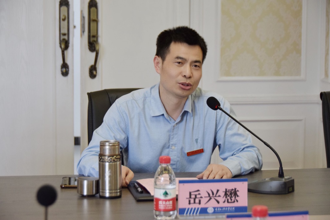 岳书记.jpg