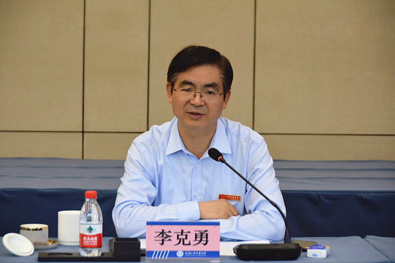 李校.jpg
