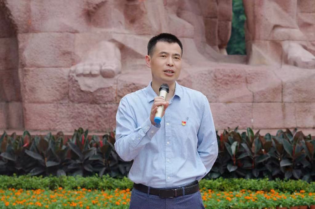 岳书记.jpg